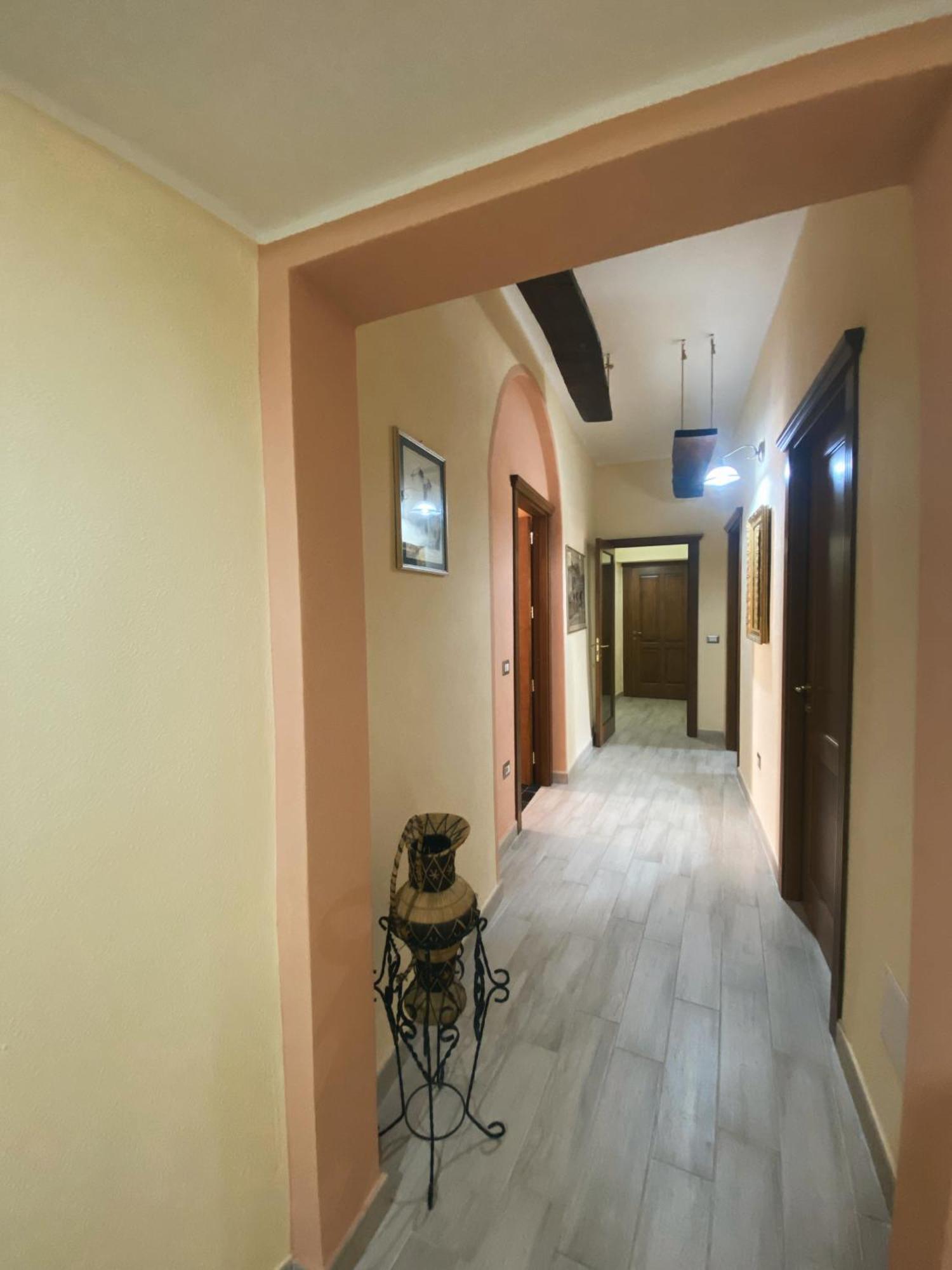 فندق Tra I Due Ponti بوسا المظهر الخارجي الصورة